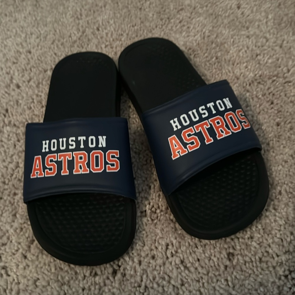 Youth Houston Astros FOCO Colorblock Big Logo Legacy Slide Sandals Size L (2-3)